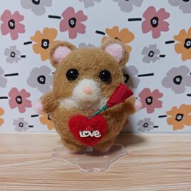羊毛フェルトお母さんカーネーションどうぞ　ハムスター