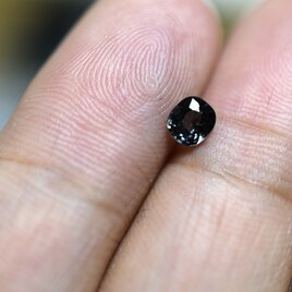 RS13-52 宝石質 非加熱 高級感の金属灰 スピネル ミャンマー産 ルース 三角形