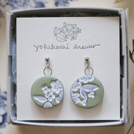: : : 陶土の草花耳かざり : : : 1450（ピアス／イヤリング）