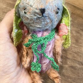 カラフルな垂れ耳ワンコ（中）＊ハンドメイド＊ぬいぐるみspirit animal＊グラスアイ＊モヘア＊dog＊犬（検）テディベア