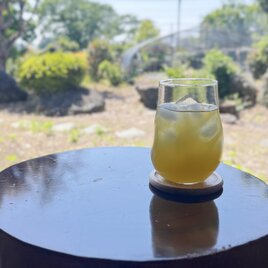 「揺らめく」　グラス