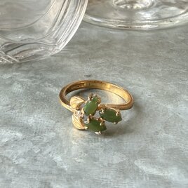 R425-ヴィンテージリング U.S.A.1980's Taiwan Glass Jade Leaf