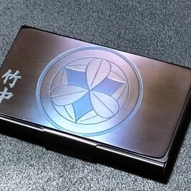燻し仕上げ　名刺25枚収納タイプ　彫金ケース　家紋付