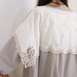 華奢見えワッシャーストライプ・後ろヨークレースのキモノスリーブワンピース