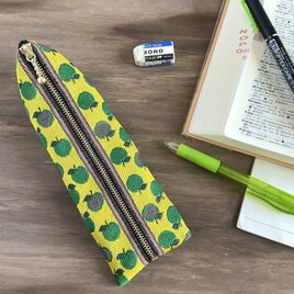 【青りんご】畳縁　テトラ型　ペンケース　黄色　レトロポップ　フルーツ　グリーンアップル