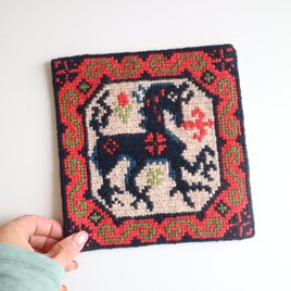 スウェーデンで見つけたツヴィスト刺繍のタペストリー No.6750A