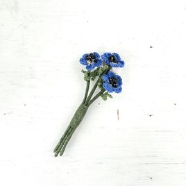 anemone bouquet brooch - blue