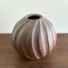 焼き締め鎬壺