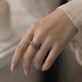 受注生産【Flat Double Twist Ring】/ 職人手仕事　研磨仕上げ　ステンレス　リング　指輪