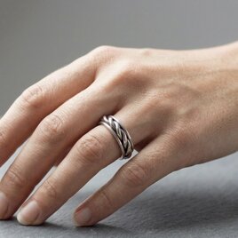 受注生産【Single Twist Ring】/ 職人手仕事　研磨仕上げ　ステンレス　リング　指輪