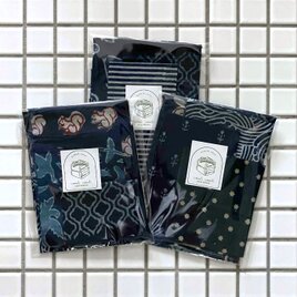 インドブロックプリント はぎれセットインド藍染 50g入り 端切れ 鳥 りす 花 フラワー　 インディゴ