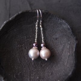 【SV】Gray × Navy Pearl Earrings／バイカラー パールピアス（ライトグレー×ネイビー）