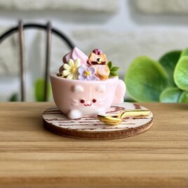 328 ＊ネコさんクッキーの苺ソフト＊　ミニチュアスイーツ　オブジェ　粘土　ドールハウス　フェイクフード　YUMEmini