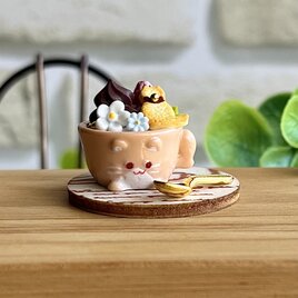 331 ＊ネコさんクッキーのチョコソフト＊　ミニチュアスイーツ　オブジェ　粘土　ドールハウス　フェイクフード　YUMEmini