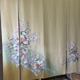花刺繍　ゴージャス　お部屋のオシャレ最適　着物リメイク暖簾　横幅〜135-丈〜102!