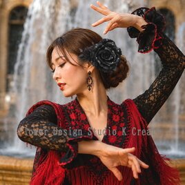 ライトストーンとチュールがついた黒い薔薇の髪飾り　フラメンコ　フローレス　髪飾り　黒バラ　髪飾り　フォーマル　パーティー