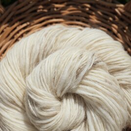 65g/145m ペレンデール　甘撚り手紡ぎ糸