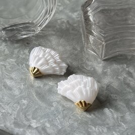 YA258-【 AVON 】エイボン・ヴィンテージイヤリング 1980's White Wing Earrings