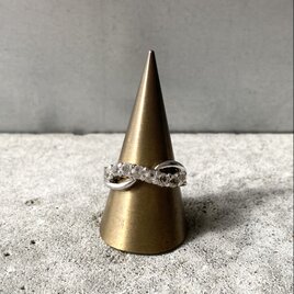 Vintage 90s-00s retro crystal bijou infinity ring