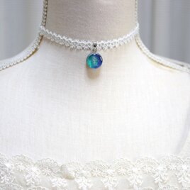 【受注製作】レジンアート　ラウンドモチーフとタティングレースとサテンリボンのチョーカー〈天に願う〉