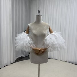 オフホワイト ふわふわ袖 ラッフルフリル リボン ストレッチ エレガント 結婚式
