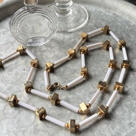 NN9-【 Napier 】ネイピア・ヴィンテージネックレス 1970-80's White Lucite Beads