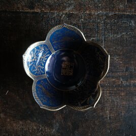 素敵な形状◆青に金。伊万里　瑠璃釉花型金彩変形鉢　骨董・antiques アンティーク和食器　鳳凰　唐草　江戸後期