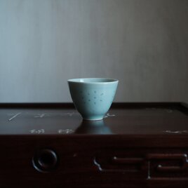 未使用品◆青磁で素敵。中国産蛍焼青磁湯呑み　猪口　茶杯　茶器　丁寧な暮らしに。チャイナレトロ　シノワズリ