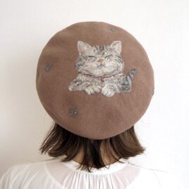 フェルトのベレー帽（うたた寝する猫柄）