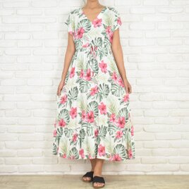 夏気分を楽しむ、ハイビスカス柄のリゾートワンピース　Vネックフリルワンピース　大きいサイズあり