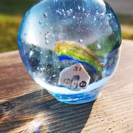 雨と晴れの間の虹と家　ペーパーウエイト