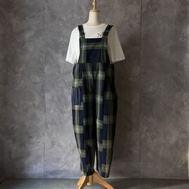 着物リメイク 布団布、格子紋様木綿布をサロペット パンツにリメイク  ポケット付き kato0032 / kimono