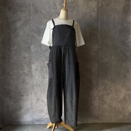 着物リメイク 野良着、木綿をサロペット パンツにリメイク  型染め 筒書き のポケット付き kato0033 / kimono