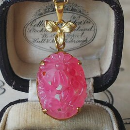 Japanヴィンテージ　Pink色グラデーション･マーガレットのようなお花のネックレス