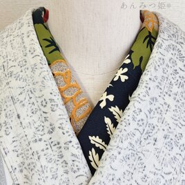 ポリエステルの半衿  艶やかな花