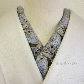 洗える刺繍半衿 くすみブルーの花