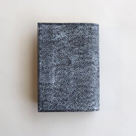 「読書がしたくなる」藍×墨×チタン染のレザー文庫本ブックカバー