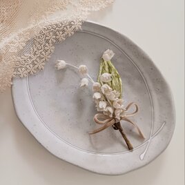 染め布花＊お洒落なすずらんのコサージュ | iichi 日々の暮らしを