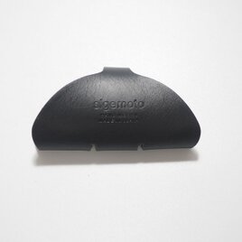 充電コードホルダー iPhoneやスマホ、携帯ラジオに オイルヌメ革 ブラック ちょっとしたプレゼントにお勧めです