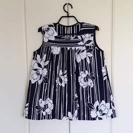 浴衣リメイク　ノースリーブのトップス　縞に花
