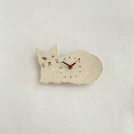 白ねこの掛け時計
