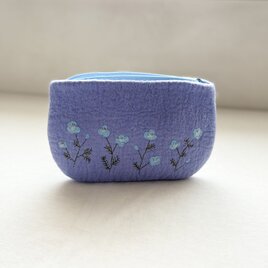 羊毛刺繍フェルトポーチ/  ネモフィラ
