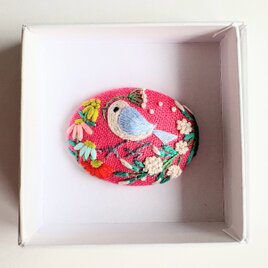 ことりと草花の刺繍ブローチ(botanical）#486