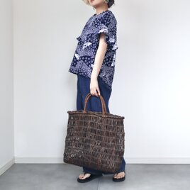 浴衣のフリルブラウス（蝶と花・L）