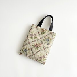 上品な花柄のゴブラン織りトートバッグ ベージュ｜A4サイズが入るたっぷり収納