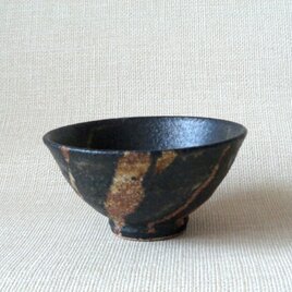 黒釉抜絵抹茶盌c