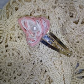 つまみ細工 サンカクヘアピン