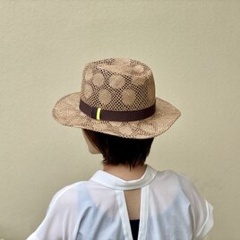 水玉もようの天然草の中折れハット