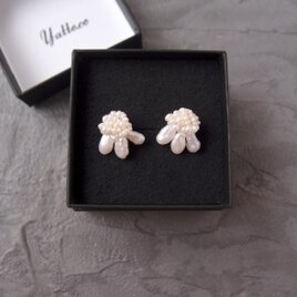 【真珠刺繍／ピアス】Hydrangea Earrings／シードパール スタッドピアス（紫陽花・あじさい・Small）