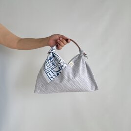 【1点もの】あずま袋 裏地付き ハンドバッグサイズ 綿麻 着物 水色 & 浴衣 タイル風 （ヴィンテージ） AZH668